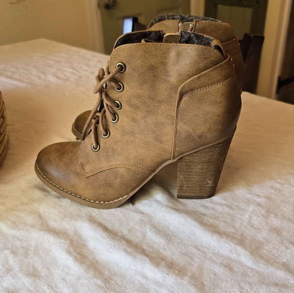 Brand New Booties 🍂 - Picture 2 of 8